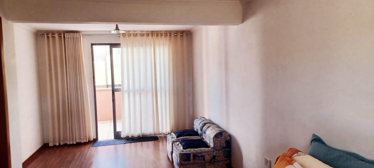 Imagem Sobrado com 4 Quartos à Venda, 180 m² em São Braz - Curitiba Imagem Sobrado com 4 Quartos à Venda, 180 m² em São Braz - Curitiba