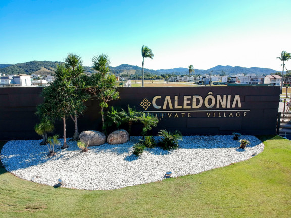 Imagem Sobrado com 4 Quartos à Venda, 270 m² em Santa Regina  - Camboriú