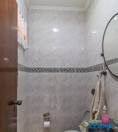 Imagem Sobrado com 4 Quartos à Venda, 224 m² em Vila Floresta - Santo André Imagem Sobrado com 4 Quartos à Venda, 224 m² em Vila Floresta - Santo André