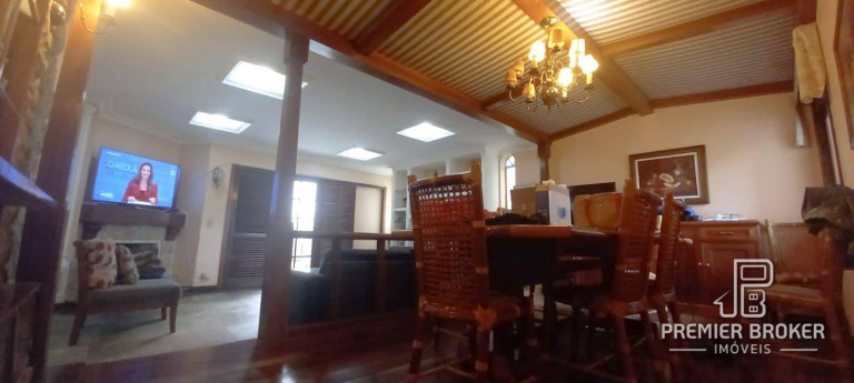 Imagem Casa com 5 Quartos à Venda, 212 m² em Alto - Teresópolis