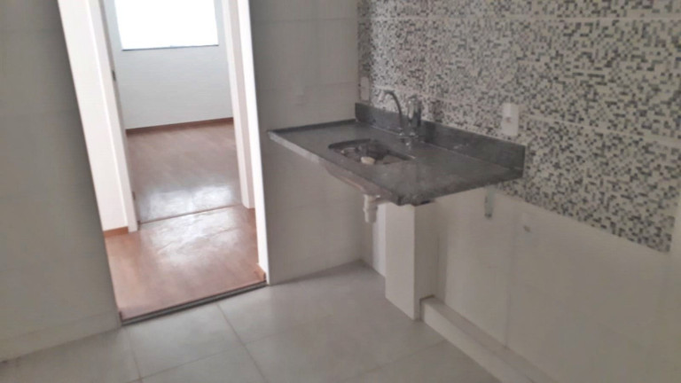 Imagem Imóvel com 2 Quartos à Venda, 45 m² em Cascata Do Imbuí - Teresópolis