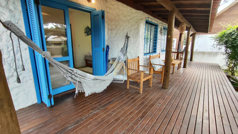 Imóvel com 2 Quartos à Venda, 85 m² em Praia Do Rosa - Imbituba