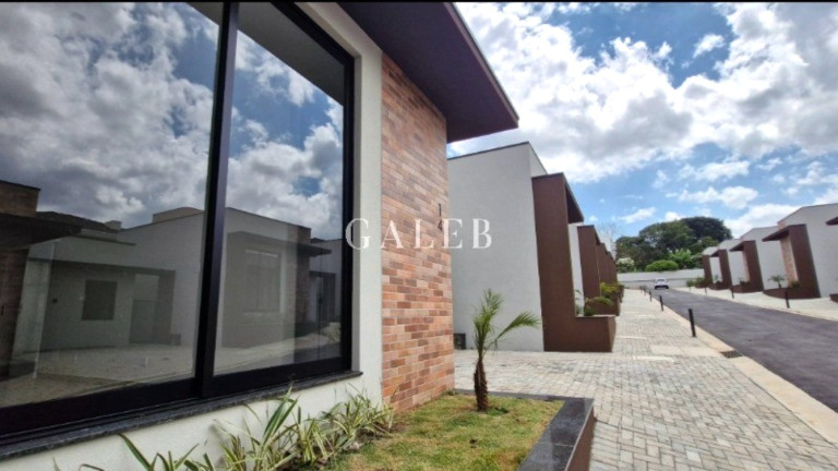 Casa com 3 Quartos à Venda, 97 m² em Vila Petrópolis - Atibaia