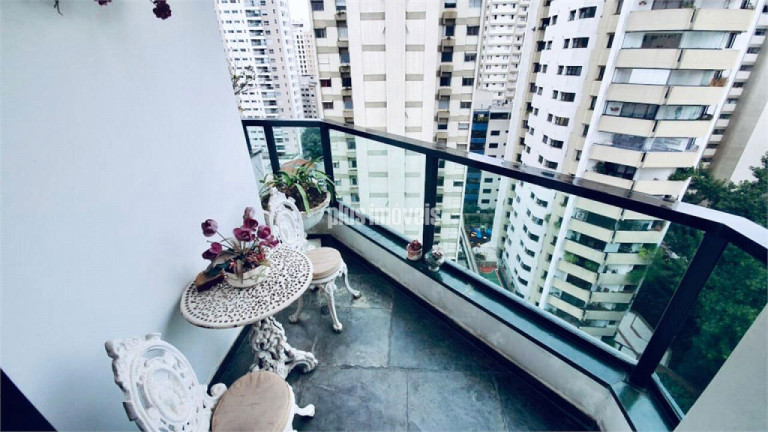 Imagem Apartamento com 4 Quartos à Venda, 380 m² em Moema - São Paulo Imagem Apartamento com 4 Quartos à Venda, 380 m² em Moema - São Paulo