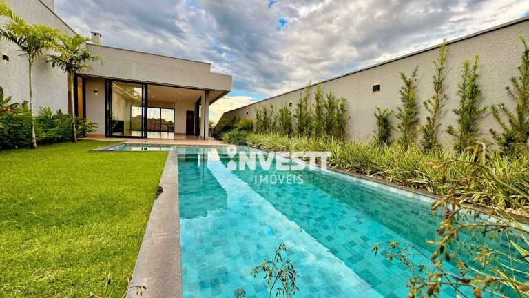 Casa com 4 Quartos à Venda, 375 m² em Jardins Itália - Goiânia