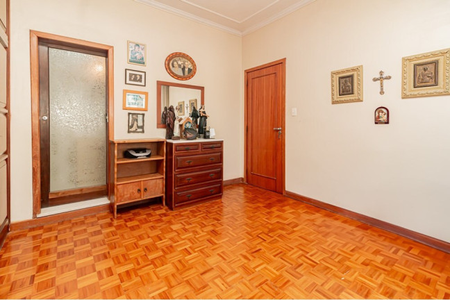 Imagem Imóvel com 4 Quartos à Venda, em Independência - Porto Alegre Imagem Imóvel com 4 Quartos à Venda, em Independência - Porto Alegre