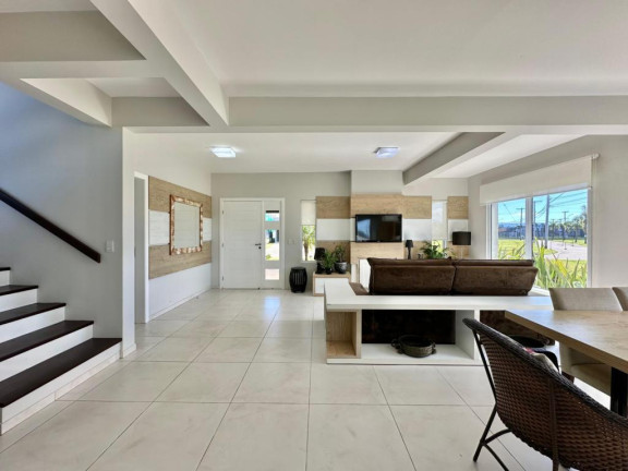 Imagem Casa com 3 Quartos à Venda, 197 m² em Dubai - Capao Da Canoa Imagem Casa com 3 Quartos à Venda, 197 m² em Dubai - Capao Da Canoa