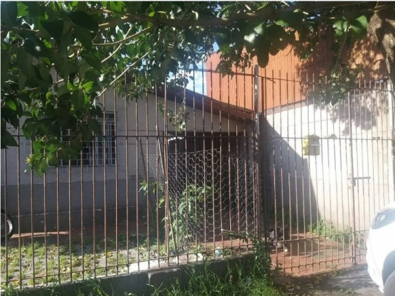 Imagem Casa com 3 Quartos à Venda, 180 m² em Parolin - Curitiba Imagem Casa com 3 Quartos à Venda, 180 m² em Parolin - Curitiba