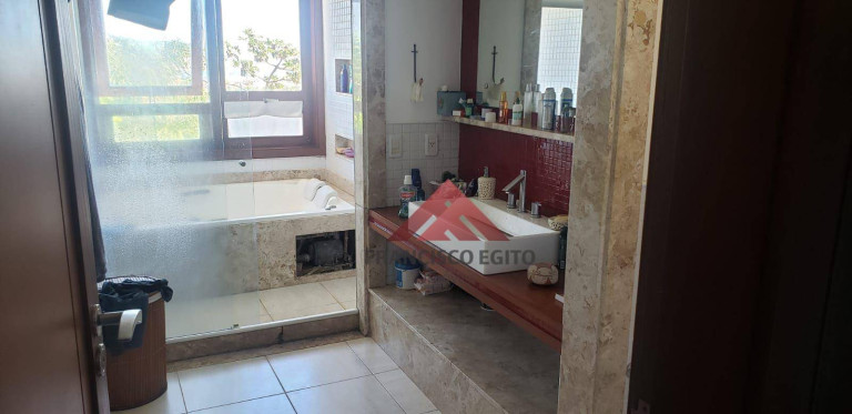 Imagem Casa com 3 Quartos à Venda, 400 m² em Piratininga - Niterói