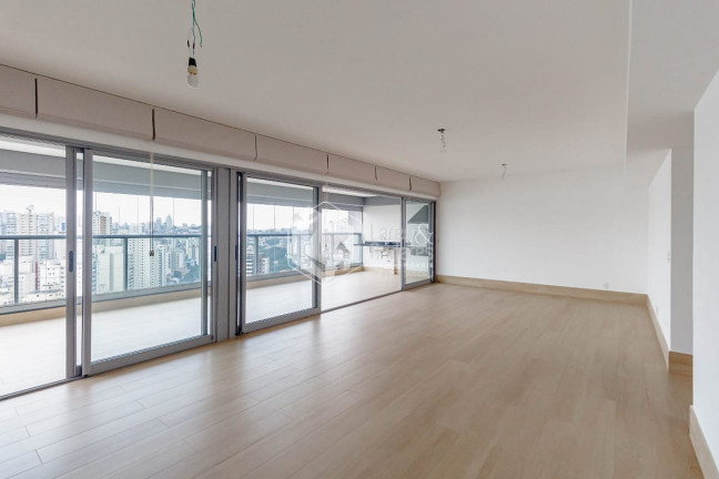 Apartamento com 3 Quartos à Venda, 184 m² em Vila Romana - São Paulo