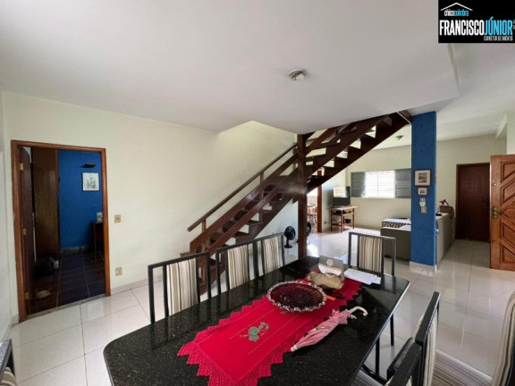 Imagem Casa com 4 Quartos à Venda, 464 m² em Setor Campinas - Goiânia