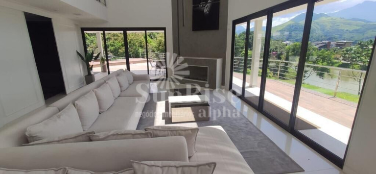 Imagem Casa com 7 Quartos à Venda, 764 m² em Centro - Cachoeiras De Macacu