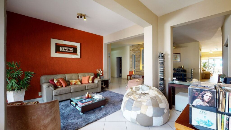 Apartamento com 4 Quartos à Venda, 205 m²