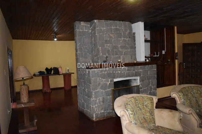 Imagem Casa com 4 Quartos à Venda, 360 m² em Região Do Alto Da Boa Vista - Campos Do Jordão