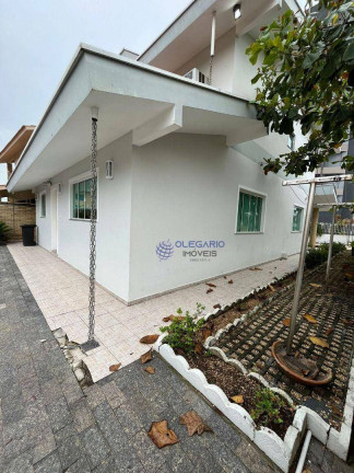 Imagem Sobrado com 6 Quartos à Venda, 243 m² em Centro - Penha Imagem Sobrado com 6 Quartos à Venda, 243 m² em Centro - Penha