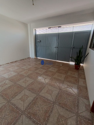 Casa com 3 Quartos para Alugar, 100 m² em Vila Santa Isabel - Anápolis