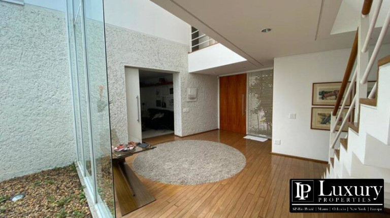 Imagem Casa com 3 Quartos à Venda, em Morumbi - São Paulo Imagem Casa com 3 Quartos à Venda, em Morumbi - São Paulo