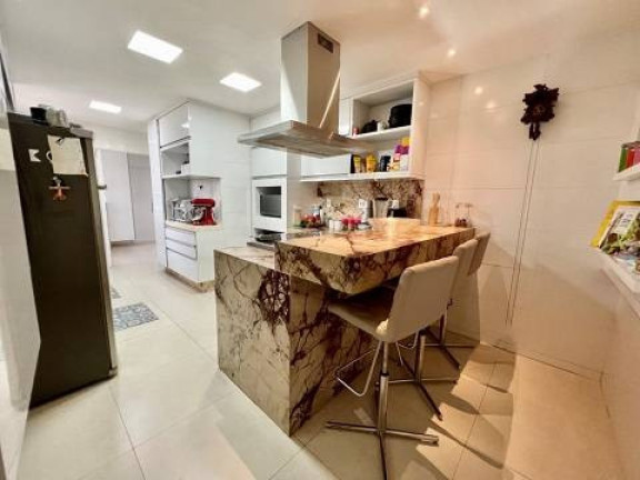 Imagem Imóvel com 3 Quartos à Venda, 180 m² em Santa Lúcia - Vitória Imagem Imóvel com 3 Quartos à Venda, 180 m² em Santa Lúcia - Vitória