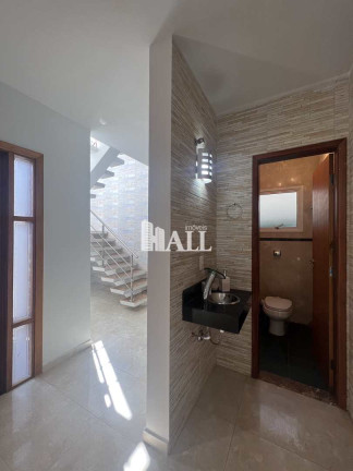 Imagem Casa com 3 Quartos à Venda, 240 m² em Centro - Bady Bassitt