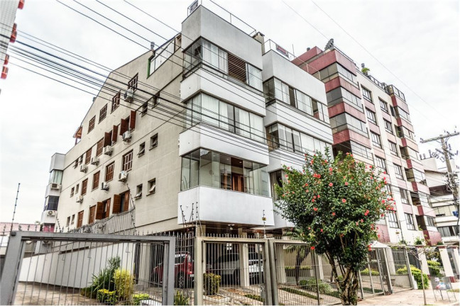 Imóvel com 3 Quartos à Venda,  em Jardim Lindóia - Porto Alegre