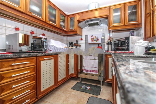 Imagem Casa com 3 Quartos à Venda, 608 m² em Medianeira - Porto Alegre Imagem Casa com 3 Quartos à Venda, 608 m² em Medianeira - Porto Alegre
