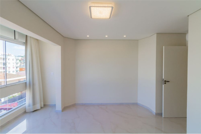 Imagem Imóvel com 3 Quartos à Venda, em Balneário - Florianópolis Imagem Imóvel com 3 Quartos à Venda, em Balneário - Florianópolis