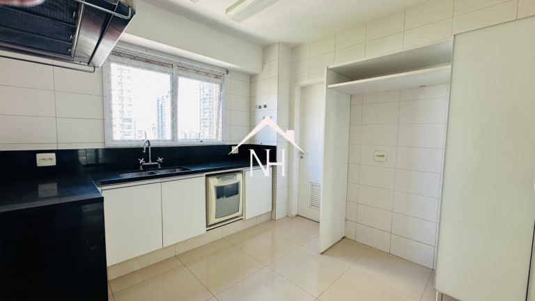 Imagem Apartamento com 3 Quartos à Venda, 233 m² em Campo Belo - São Paulo