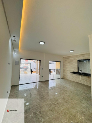 Casa com 3 Quartos à Venda,  em Jardim Regina - Itanhaém