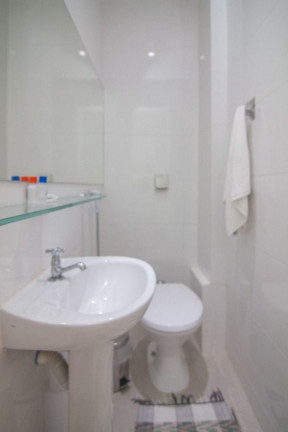 Imagem Imóvel com 2 Quartos à Venda, 71 m² em Copacabana - Rio De Janeiro Imagem Imóvel com 2 Quartos à Venda, 71 m² em Copacabana - Rio De Janeiro