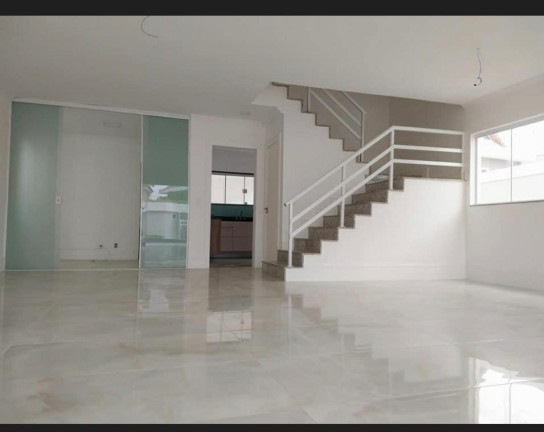 Imagem Casa com 6 Quartos à Venda, 350 m² em Recreio Dos Bandeirantes - Rio De Janeiro Imagem Casa com 6 Quartos à Venda, 350 m² em Recreio Dos Bandeirantes - Rio De Janeiro
