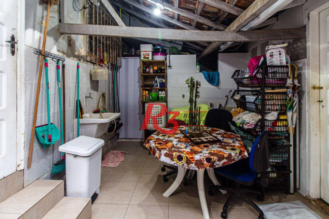 Imagem Casa com 2 Quartos à Venda, 135 m² em Embaré - Santos