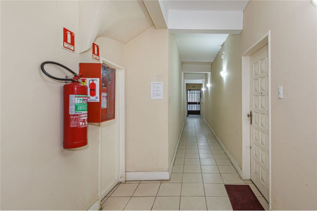 Imagem Imóvel com 1 Quarto à Venda,  em Auxiliadora - Porto Alegre