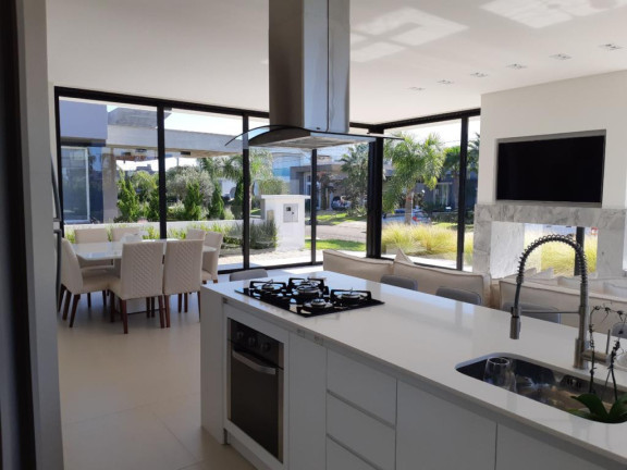 Imagem Casa com 4 Quartos à Venda, em -- - Capao Da Canoa Imagem Casa com 4 Quartos à Venda, em -- - Capao Da Canoa