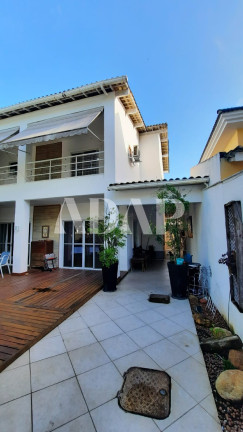 Imagem Casa com 3 Quartos à Venda, 180 m² em Vargem Pequena - Rio De Janeiro Imagem Casa com 3 Quartos à Venda, 180 m² em Vargem Pequena - Rio De Janeiro
