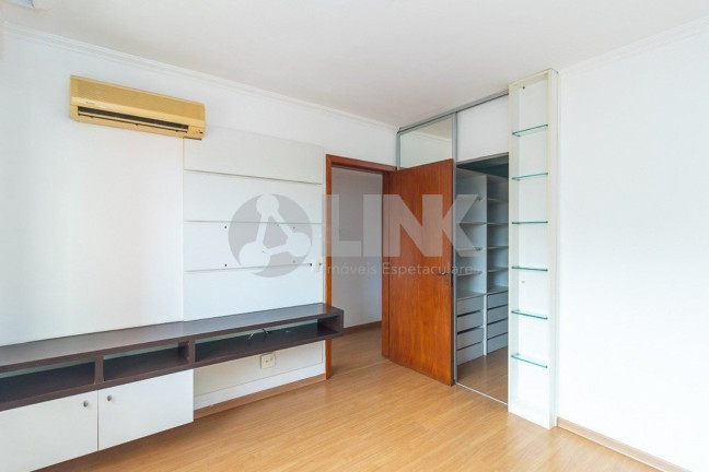 Imagem Apartamento com 3 Quartos à Venda, 118 m² em Auxiliadora - Porto Alegre Imagem Apartamento com 3 Quartos à Venda, 118 m² em Auxiliadora - Porto Alegre