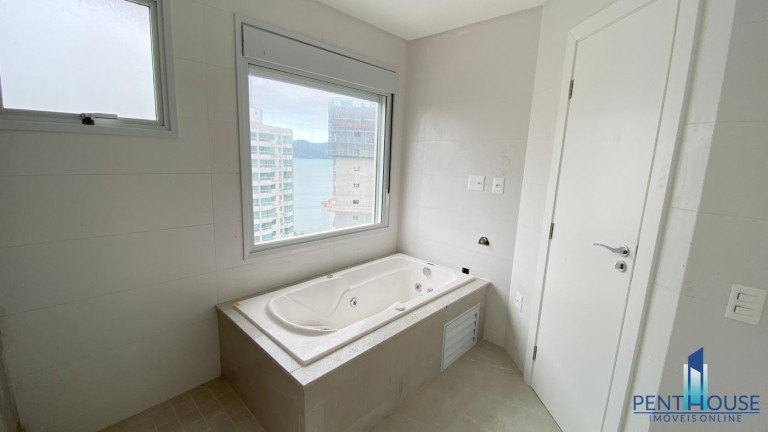 Imagem Apartamento com 3 Quartos à Venda, 133 m² em Pioneiros - Balneário Camboriú Imagem Apartamento com 3 Quartos à Venda, 133 m² em Pioneiros - Balneário Camboriú