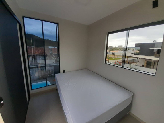 Imagem Casa com 4 Quartos para Temporada, 150 m² em Zimbros - Bombinhas Imagem Casa com 4 Quartos para Temporada, 150 m² em Zimbros - Bombinhas