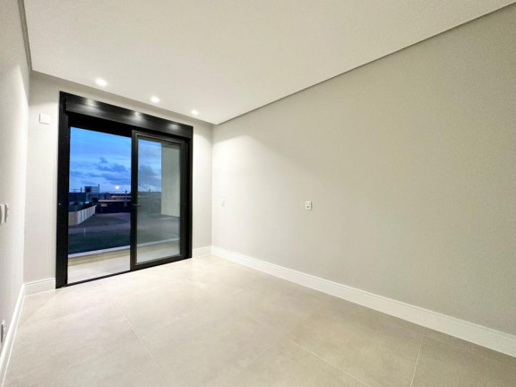 Imagem Casa com 4 Quartos à Venda, em -- - Capao Da Canoa Imagem Casa com 4 Quartos à Venda, em -- - Capao Da Canoa