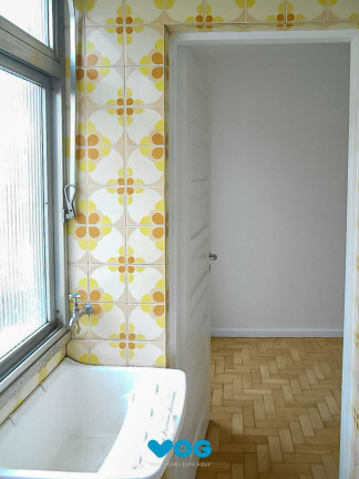 Imagem Imóvel com 3 Quartos à Venda, 99 m² em Petrópolis - Porto Alegre Imagem Imóvel com 3 Quartos à Venda, 99 m² em Petrópolis - Porto Alegre
