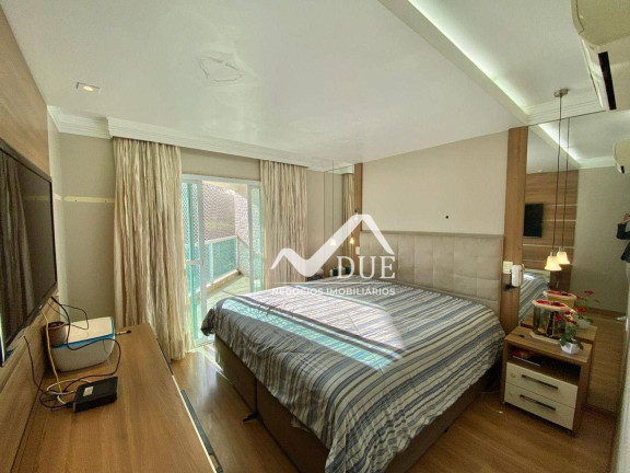 Imagem Casa com 3 Quartos à Venda, 272 m² em Embaré - Santos Imagem Casa com 3 Quartos à Venda, 272 m² em Embaré - Santos