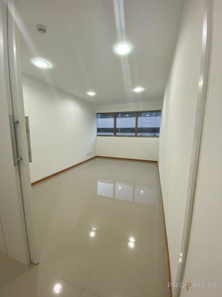 Sala Comercial à Venda, 25 m² em Barra Da Tijuca - Rio De Janeiro