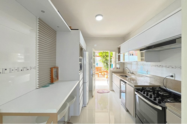 Imagem Casa com 3 Quartos à Venda, 210 m² em Hípica - Porto Alegre Imagem Casa com 3 Quartos à Venda, 210 m² em Hípica - Porto Alegre