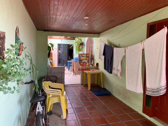 Imagem Casa com 3 Quartos à Venda, em Balneário - Florianópolis Imagem Casa com 3 Quartos à Venda, em Balneário - Florianópolis