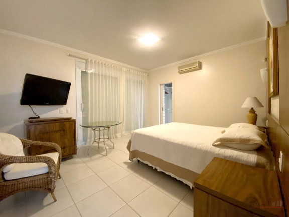Imagem Casa com 4 Quartos à Venda, 620 m² em Jurerê - Florianópolis