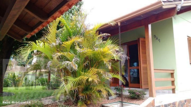 Imagem Casa com 3 Quartos à Venda, 144 m² em Canudos - Novo Hamburgo