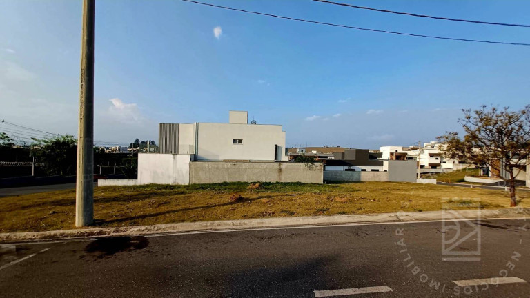 Terreno em Condomínio à Venda, 353 m² em Residencial Colinas - Caçapava
