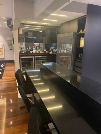 Imagem Imóvel com 3 Quartos à Venda, 280 m² em Copacabana - Rio De Janeiro Imagem Imóvel com 3 Quartos à Venda, 280 m² em Copacabana - Rio De Janeiro