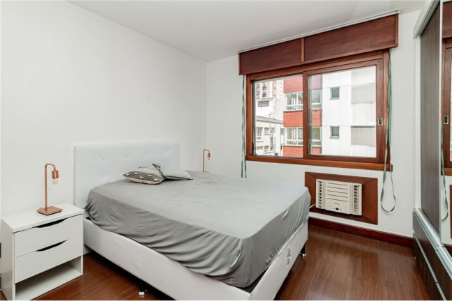 Imagem Apartamento com 2 Quartos à Venda, 117 m² em Moinhos De Vento - Porto Alegre Imagem Apartamento com 2 Quartos à Venda, 117 m² em Moinhos De Vento - Porto Alegre