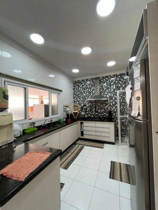 Sobrado com 3 Quartos à Venda, 240 m² em Villa Branca - Jacareí