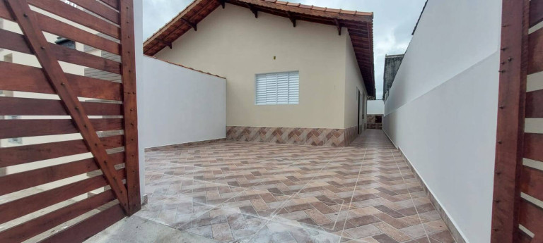 Imagem Casa com 2 Quartos à Venda, 60 m² em Jardim Leonor - Mongaguá Imagem Casa com 2 Quartos à Venda, 60 m² em Jardim Leonor - Mongaguá